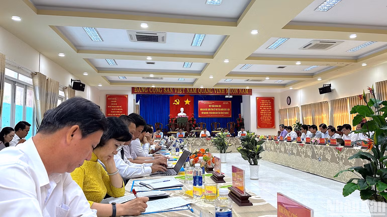 Hội thảo quy tụ hơn 40 tham luận của các nhà khoa học, các chuyên gia, nhà báo và các giảng viên đến từ các trường chính trị ở các tỉnh Tây Nam Bộ.