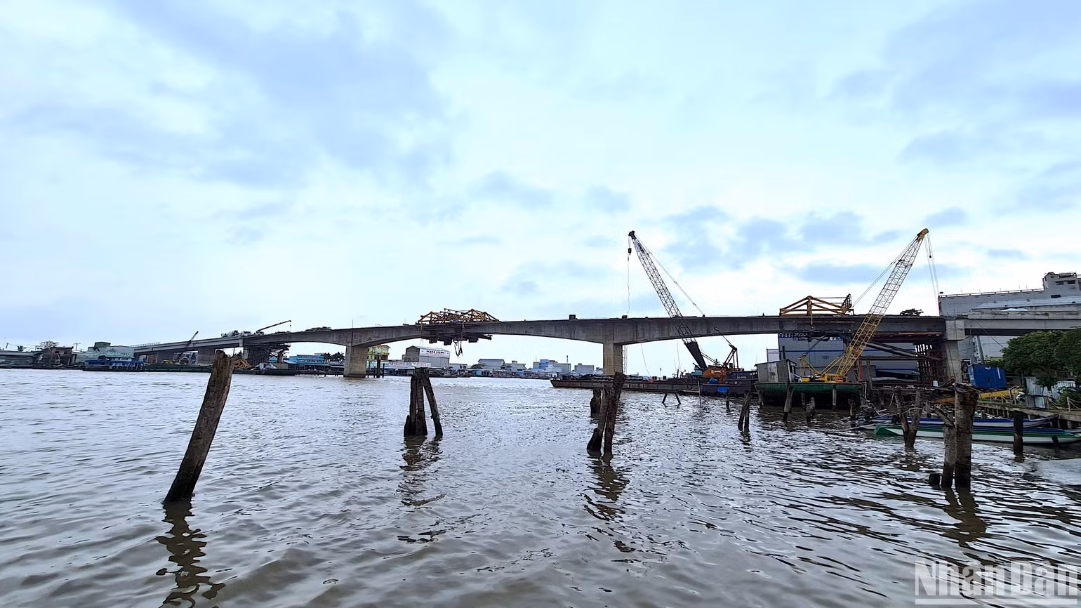 : Cầu sông Ông Đốc là 1 trong 3 dự án thành phần quan trọng thuộc Dự án tuyến trục đông-tây của Cà Mau, góp phần thúc đẩy phát triển kinh tế-xã hội vùng ven biển vùng cực nam Tổ quốc.