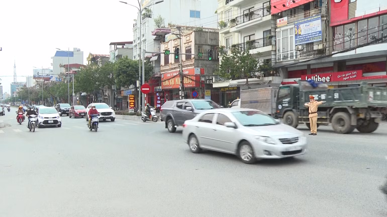 Nhằm giữ vững an ninh trật tự, để nhân dân được vui Xuân, đón Tết an toàn, lực lượng Công an tỉnh Ninh Bình tập trung giữ vững an ninh, trật tự, ổn định xã hội, bảo đảm tuyệt đối an toàn Tết Nguyên đán Giáp Thìn 2024. Nhằm giữ vững an ninh trật tự, để nhân dân được vui Xuân, đón Tết an toàn, lực lượng Công an tỉnh Ninh Bình tập trung giữ vững an ninh, trật tự, ổn định xã hội, bảo đảm tuyệt đối an toàn Tết Nguyên đán Giáp Thìn 2024.