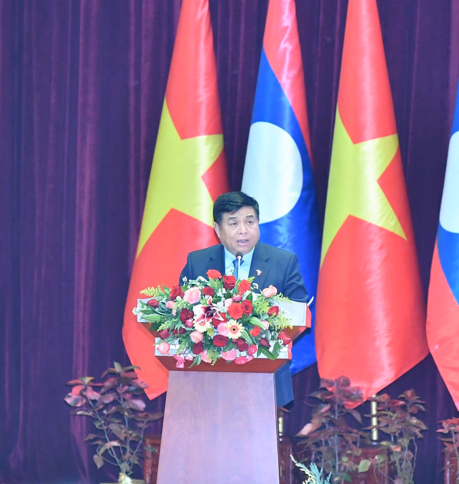 Bộ trưởng Kế hoạch và Đầu tư Nguyễn Chí Dũng phát biểu ý kiến tại Hội nghị. (Ảnh: THANH GIANG) Bộ trưởng Kế hoạch và Đầu tư Nguyễn Chí Dũng phát biểu ý kiến tại Hội nghị. (Ảnh: THANH GIANG)