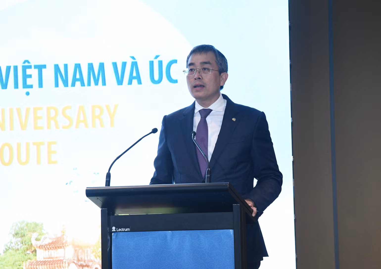 Chủ tịch Hội đồng Quản trị Vietnam Airlines Đặng Ngọc Hòa phát biểu tại buổi lễ. Chủ tịch Hội đồng Quản trị Vietnam Airlines Đặng Ngọc Hòa phát biểu tại buổi lễ.