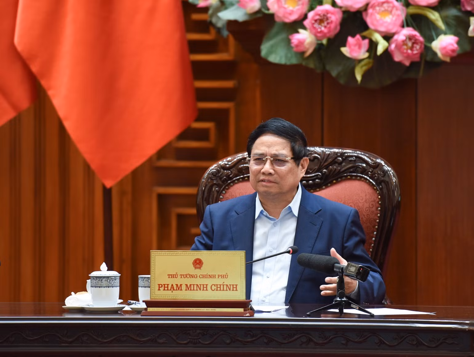 Thủ tướng Phạm Minh Chính phát biểu ý kiến tại cuộc họp. (Ảnh: TRẦN HẢI)