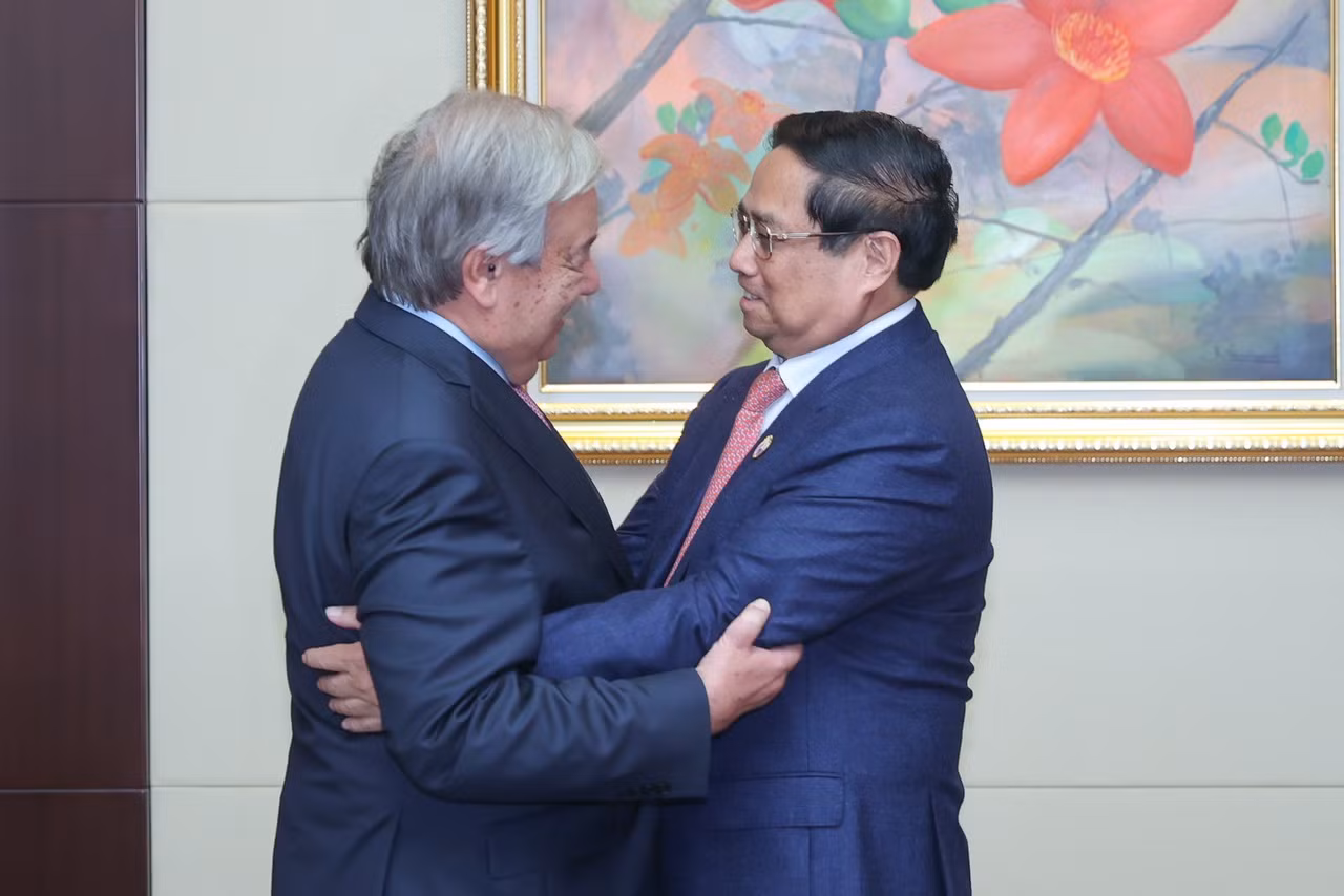 Thủ tướng Chính phủ Phạm Minh Chính với Tổng Thư ký Liên hợp quốc António Guterres. (Ảnh: Nhật Bắc/VGP)
