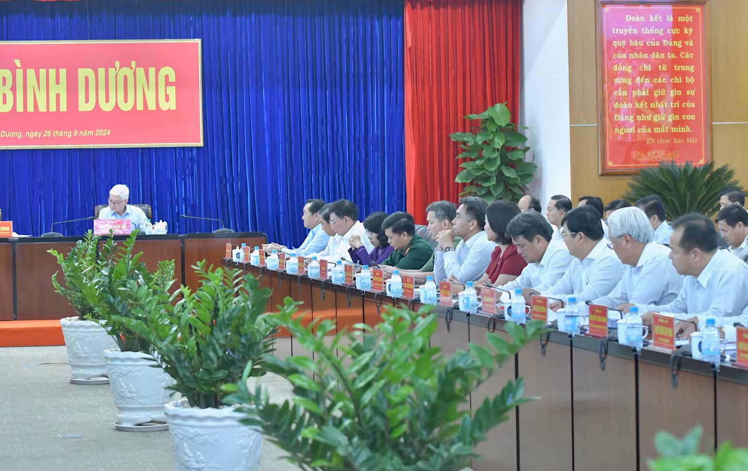 Lãnh đạo chủ chốt tỉnh Bình Dương tại buổi làm việc. (Ảnh: Thanh Giang)
