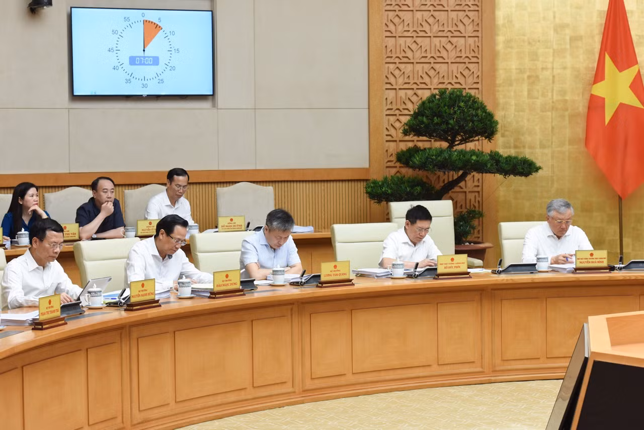 Các thành viên Chính phủ tại phiên họp.