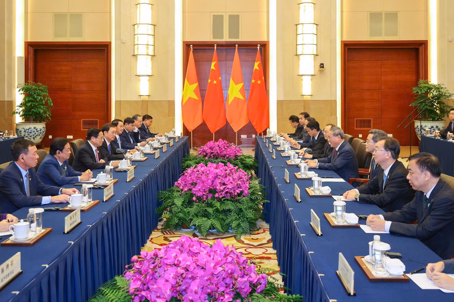 Quang cảnh buổi hội đàm giữa Thủ tướng Phạm Minh Chính và Thủ tướng Trung Quốc Lý Cường. (Ảnh: Nhật Bắc/VGP) Quang cảnh buổi hội đàm giữa Thủ tướng Phạm Minh Chính và Thủ tướng Trung Quốc Lý Cường. (Ảnh: Nhật Bắc/VGP)