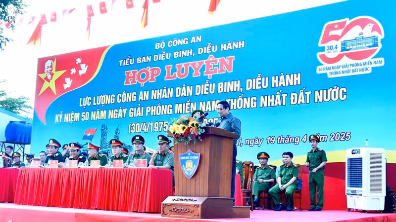 Quang cảnh buổi hợp luyện (Ảnh: THANH GIANG)