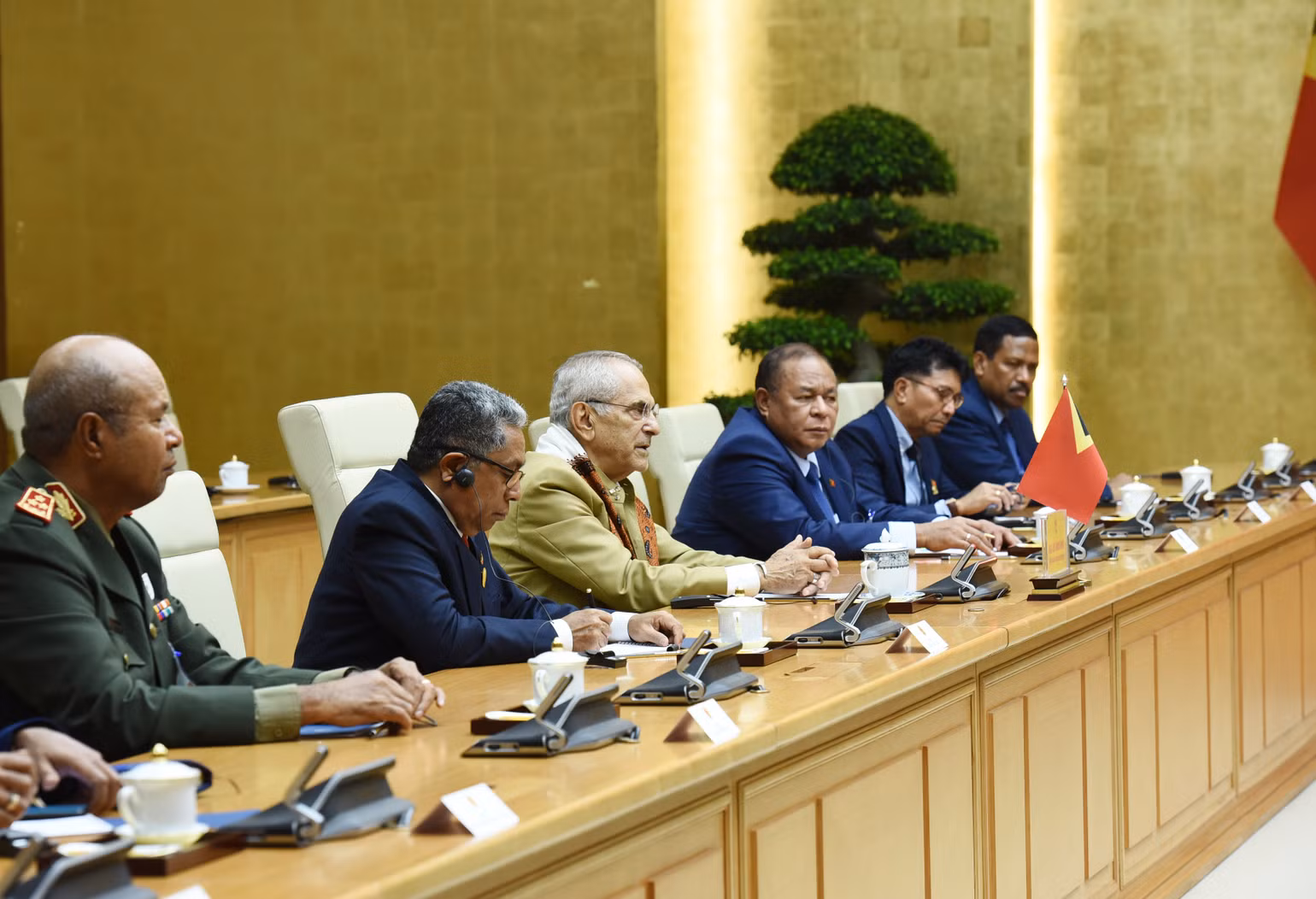 Tổng thống Jose Ramos-Horta và các quan chức Timor-Leste tại buổi tiếp. (Ảnh: TRẦN HẢI) Tổng thống Jose Ramos-Horta và các quan chức Timor-Leste tại buổi tiếp. (Ảnh: TRẦN HẢI)