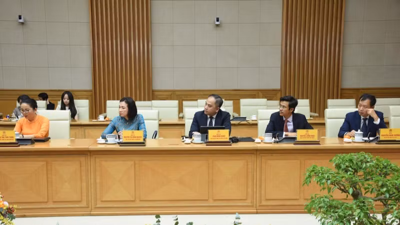 Các Đại sứ, Trưởng Cơ quan đại diện Việt Nam ở nước ngoài tại cuộc gặp mặt. (Ảnh: TRẦN HẢI)