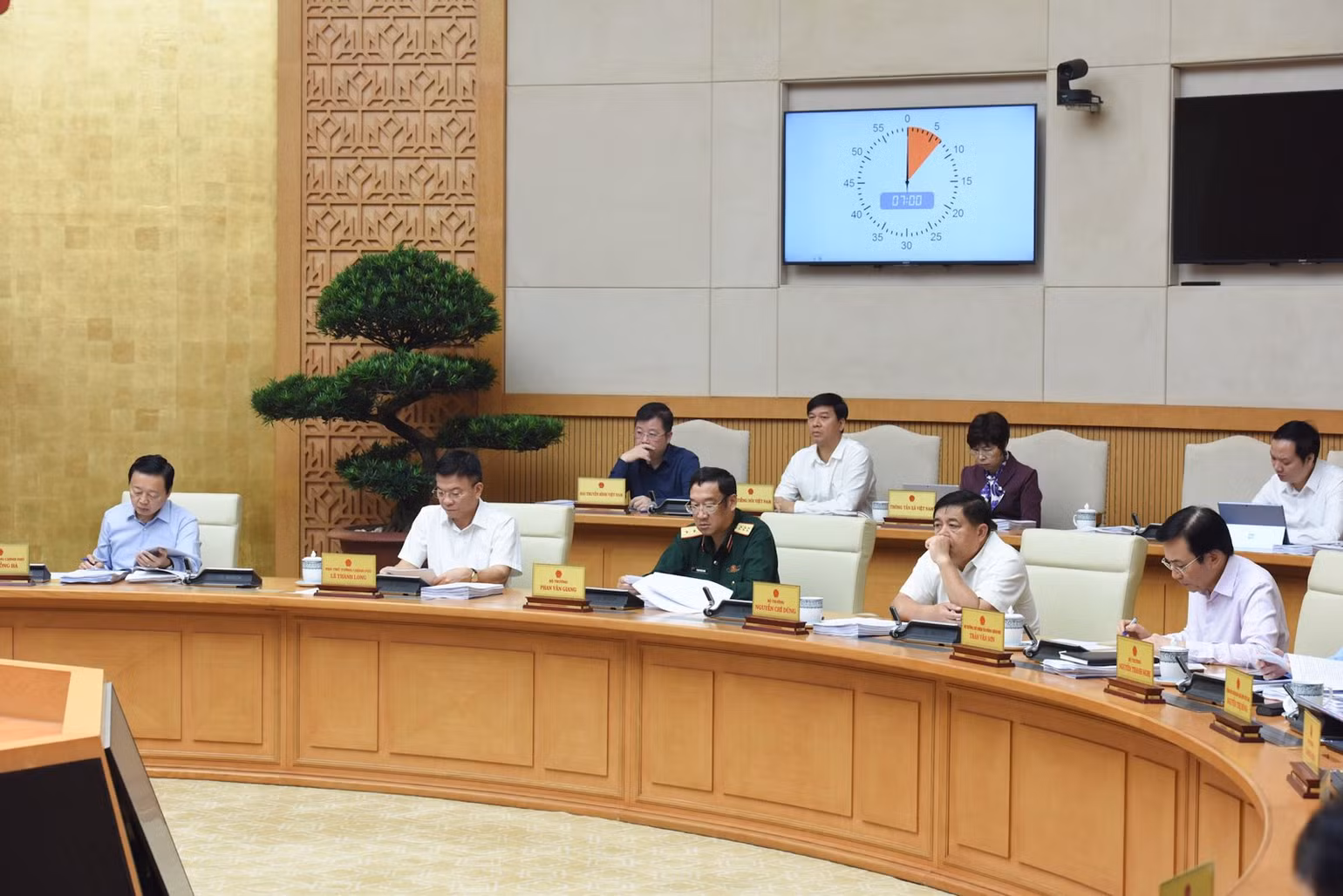 Các Thành viên Chính phủ và đại biểu tham dự phiên họp. (Ảnh: Trần Hải) Các Thành viên Chính phủ và đại biểu tham dự phiên họp. (Ảnh: Trần Hải)