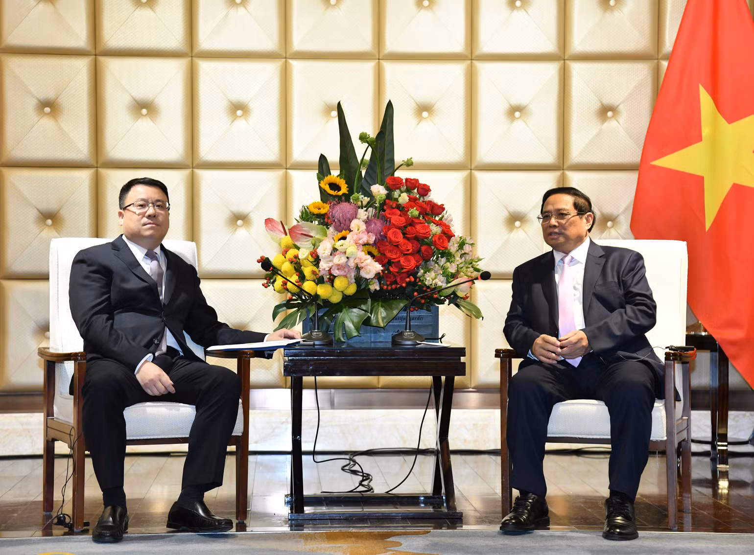 Thủ tướng Phạm Minh Chính tiếp ông Vương Tiểu Quân, Phó Chủ tịch Tập đoàn Xây dựng Điện lực Trung Quốc. (Ảnh: THANH GIANG)