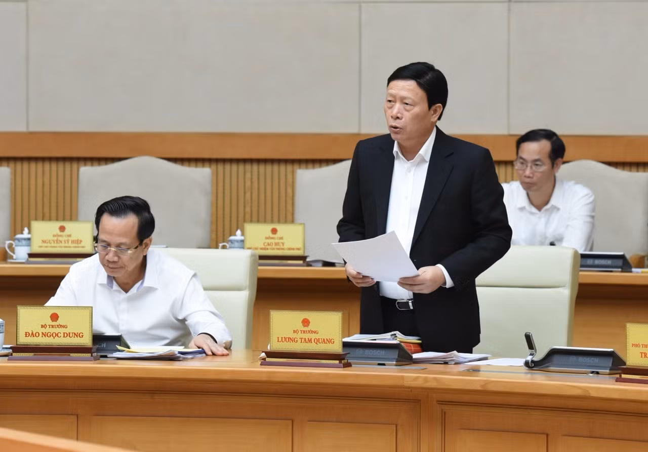 Đại diện lãnh đạo Bộ Công an phát biểu ý kiến tại phiên họp. (Ảnh: TRẦN HẢI) Đại diện lãnh đạo Bộ Công an phát biểu ý kiến tại phiên họp. (Ảnh: TRẦN HẢI)