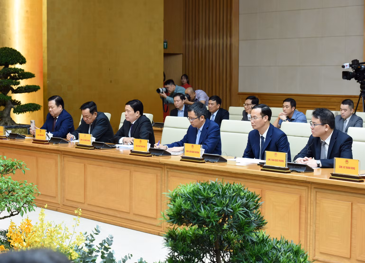 Đại diện lãnh đạo các bộ, ngành Việt Nam tại buổi tiếp. (Ảnh: Trần Hải)