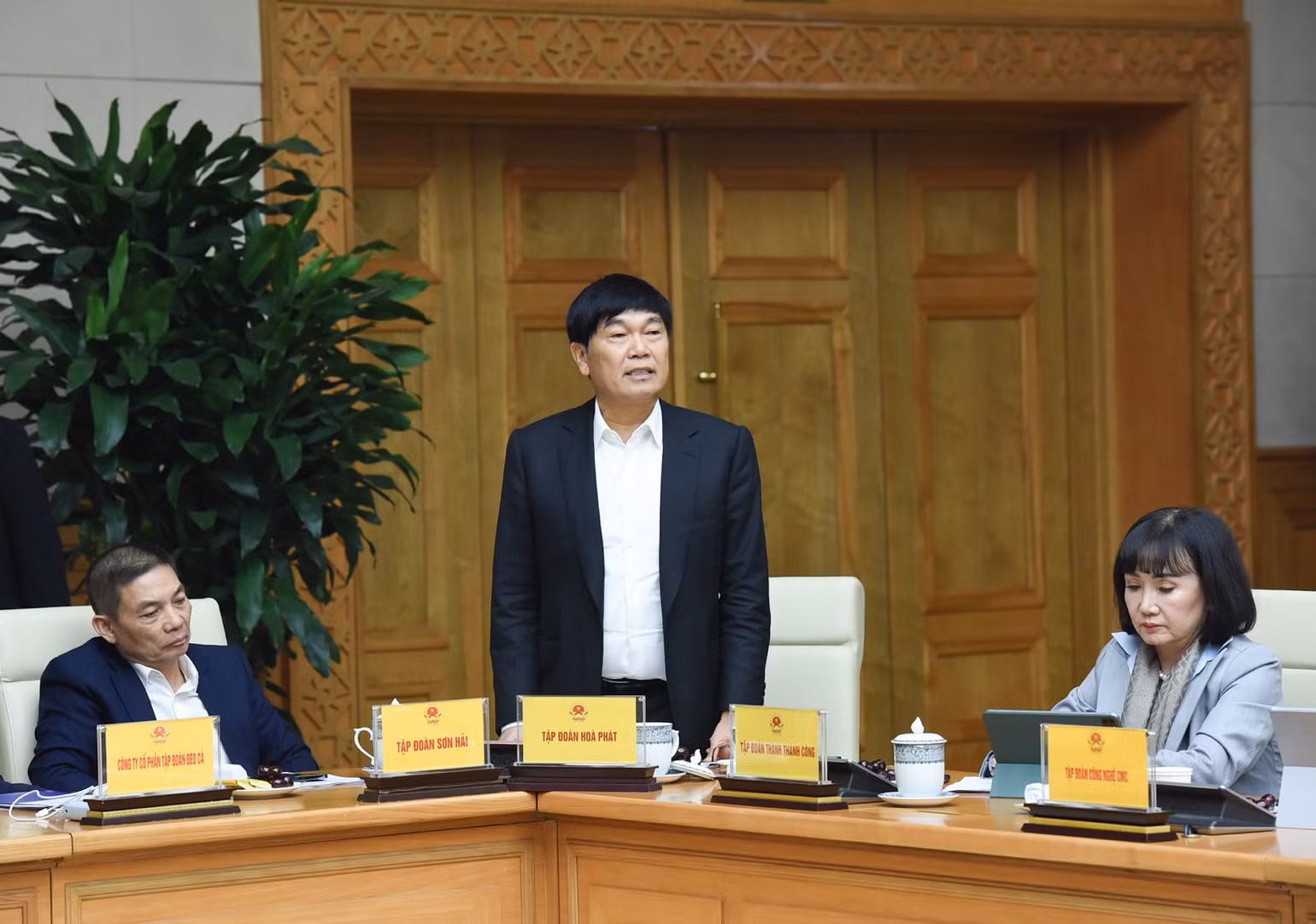 Chủ tịch HĐQT CTCP Tập đoàn Hòa Phát Trần Đình Long phát biểu ý kiến tại Hội nghị. (Ảnh: TRẦN HẢI) Chủ tịch HĐQT CTCP Tập đoàn Hòa Phát Trần Đình Long phát biểu ý kiến tại Hội nghị. (Ảnh: TRẦN HẢI)