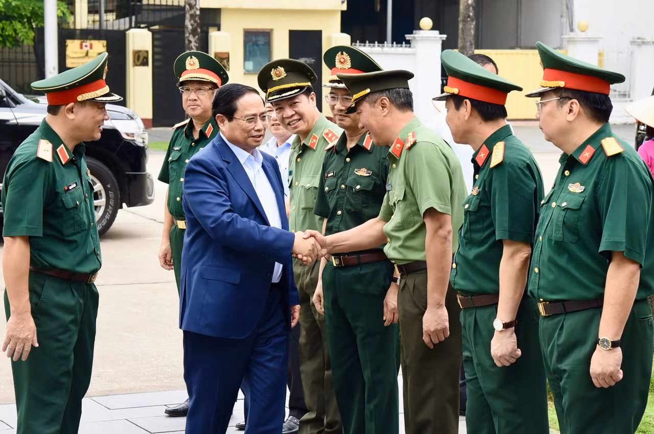 Thủ tướng Phạm Minh Chính tới kiểm tra, làm việc với Ban Quản lý Lăng Chủ tịch Hồ Chí Minh. (Ảnh: Trần Hải) Thủ tướng Phạm Minh Chính tới kiểm tra, làm việc với Ban Quản lý Lăng Chủ tịch Hồ Chí Minh. (Ảnh: Trần Hải)