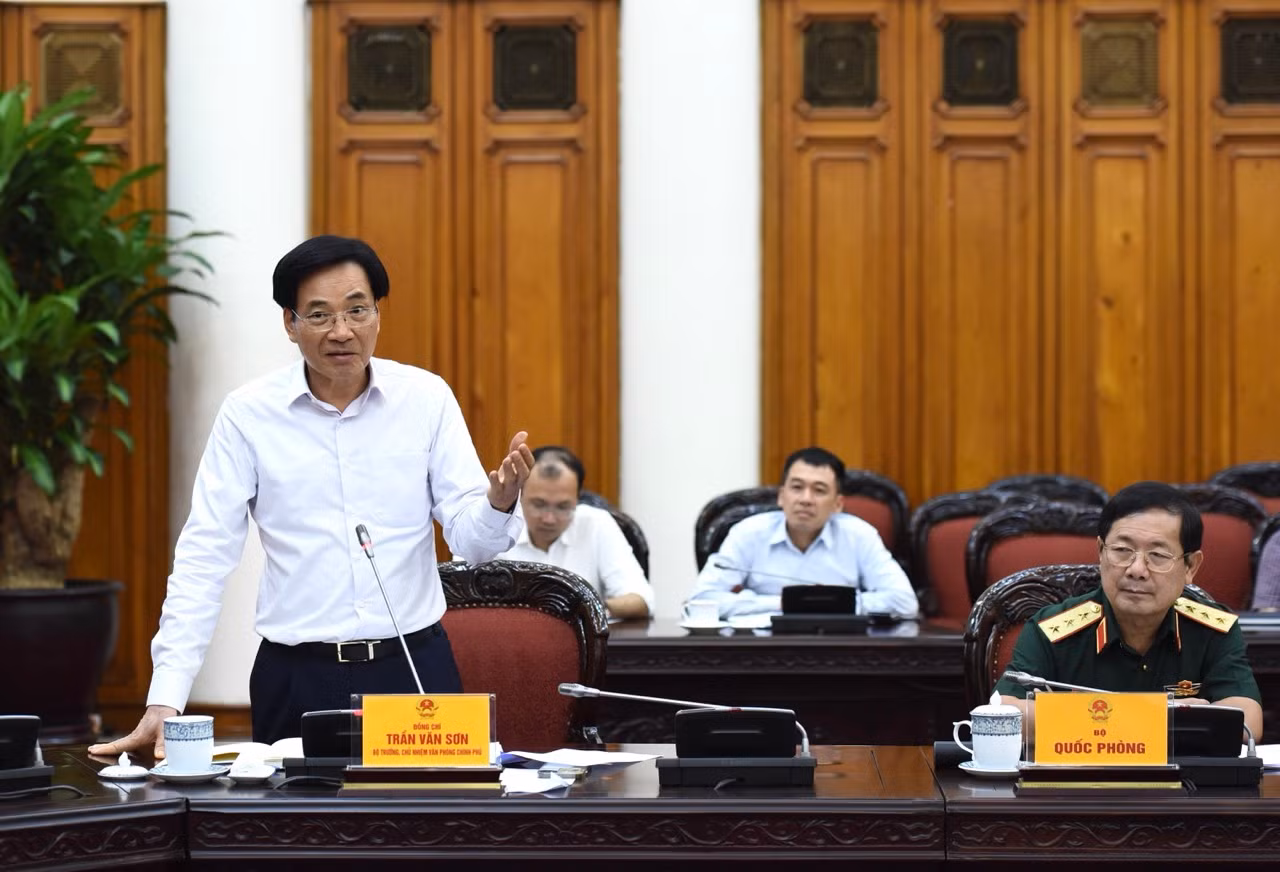 Bộ trưởng, Chủ nhiệm Văn phòng Chính phủ Trần Văn Sơn phát biểu ý kiến tại cuộc họp. (Ảnh: Trần Hải) Bộ trưởng, Chủ nhiệm Văn phòng Chính phủ Trần Văn Sơn phát biểu ý kiến tại cuộc họp. (Ảnh: Trần Hải)
