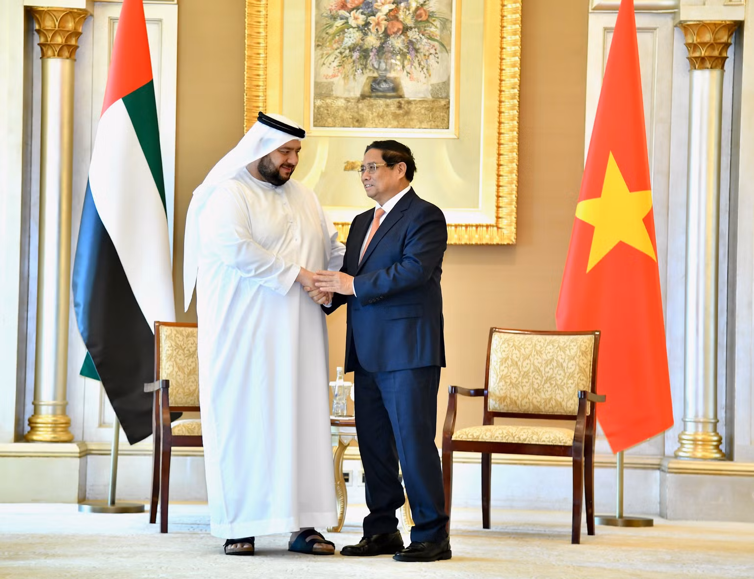 Thủ tướng Chính phủ Phạm Minh Chính bắt tay Bộ trưởng Đầu tư UAE Mohammed Bin Hassan Al Suwaidi (Ảnh: Thanh Giang). Thủ tướng Chính phủ Phạm Minh Chính bắt tay Bộ trưởng Đầu tư UAE Mohammed Bin Hassan Al Suwaidi (Ảnh: Thanh Giang).