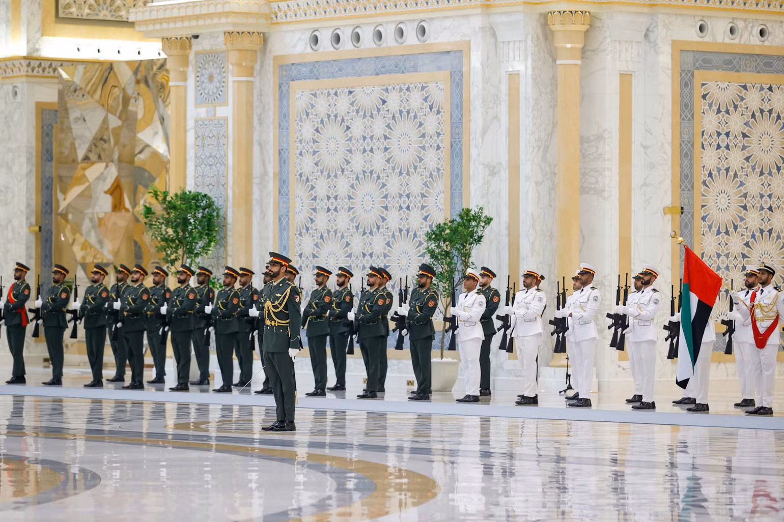 Đội danh dự Quân đội UAE tại lễ đón chính thức. (Ảnh: Nhật Bắc/VGP). Đội danh dự Quân đội UAE tại lễ đón chính thức. (Ảnh: Nhật Bắc/VGP).