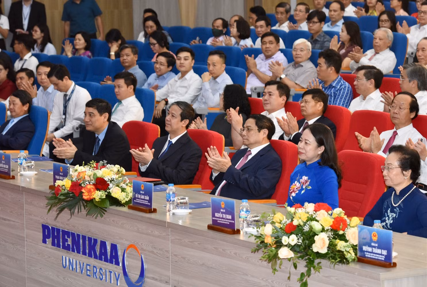 Thủ tướng Phạm Minh Chính và các đồng chí lãnh đạo, đại biểu tại buổi lễ phát động. (Ảnh: Trần Hải). Thủ tướng Phạm Minh Chính và các đồng chí lãnh đạo, đại biểu tại buổi lễ phát động. (Ảnh: Trần Hải).