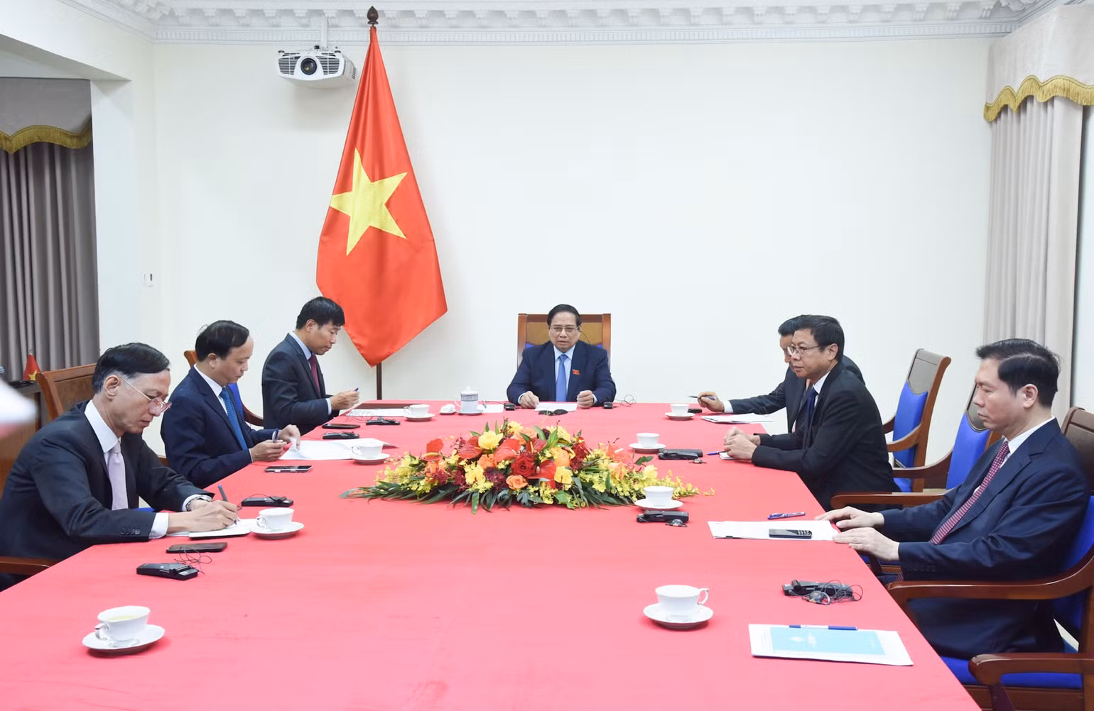 Quang cảnh cuộc điện đàm (Ảnh: TRẦN HẢI).