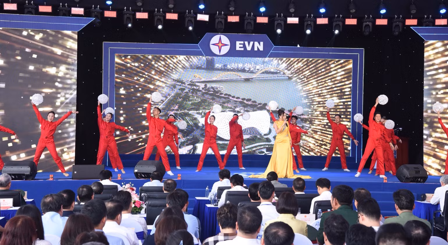 Một tiết mục văn nghệ được biểu diễn tại Lễ khánh thành. (Ảnh: Trần Hải)