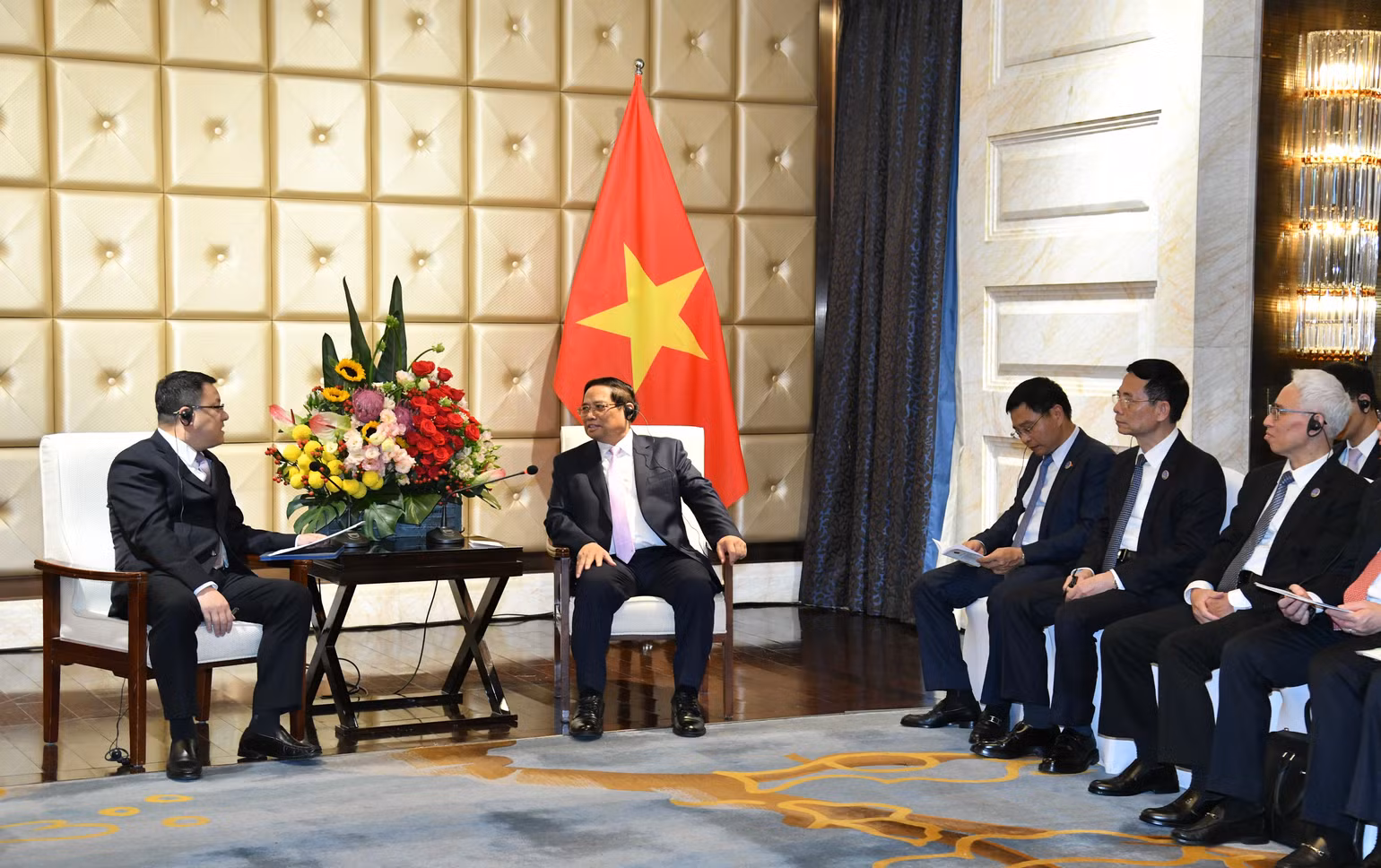 Quang cảnh buổi Thủ tướng Phạm Minh Chính tiếp Phó Chủ tịch Tập đoàn Xây dựng Điện lực Trung Quốc Vương Tiểu Quân. (Ảnh: THANH GIANG)