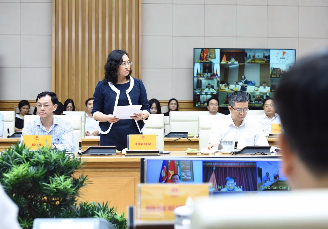 Lãnh đạo Bộ Công thương phát biểu ý kiến tại hội nghị. (Ảnh: TRẦN HẢI)