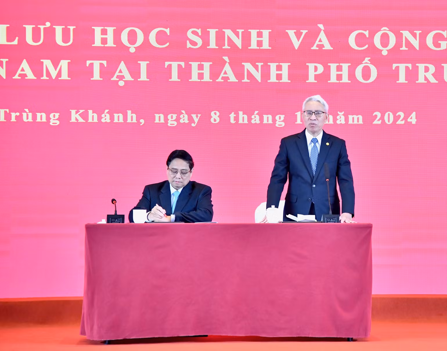 Đại sứ Việt Nam tại Trung Quốc Phạm Sao Mai phát biểu ý kiến tại buổi gặp gỡ. (Ảnh: Thanh Giang) Đại sứ Việt Nam tại Trung Quốc Phạm Sao Mai phát biểu ý kiến tại buổi gặp gỡ. (Ảnh: Thanh Giang)