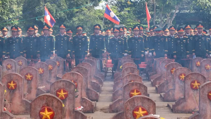 Mùa khô 2024-2025, Đội quy tập hài cốt liệt sĩ, Bộ Chỉ huy Quân sự tỉnh Nghệ An đã tìm kiếm, cất bốc được 76 hài cốt liệt sĩ và chuyên gia Việt Nam hy sinh trên đất bạn Lào. Mùa khô 2024-2025, Đội quy tập hài cốt liệt sĩ, Bộ Chỉ huy Quân sự tỉnh Nghệ An đã tìm kiếm, cất bốc được 76 hài cốt liệt sĩ và chuyên gia Việt Nam hy sinh trên đất bạn Lào.