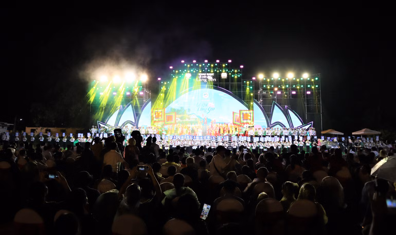 Lễ hội Làng Sen năm 2024 diễn ra từ ngày 8/5 - 9/6 với nhiều hoạt động sôi nổi, ý nghĩa. Lễ hội Làng Sen năm 2024 diễn ra từ ngày 8/5 - 9/6 với nhiều hoạt động sôi nổi, ý nghĩa.