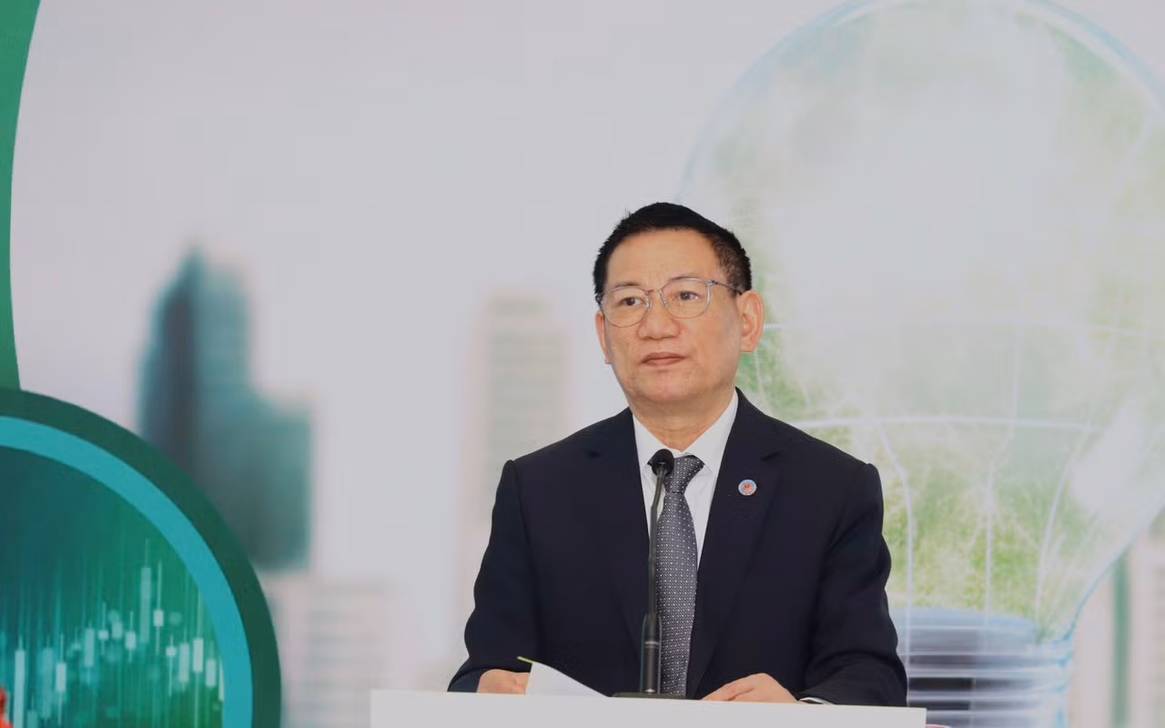 Bộ trưởng Tài chính Hồ Đức Phớc chủ trì Hội nghị bàn tròn về kết nối thị trường vốn với chủ đề “Kết nối Việt Nam-Luxembourg xây dựng thị trường vốn xanh”.