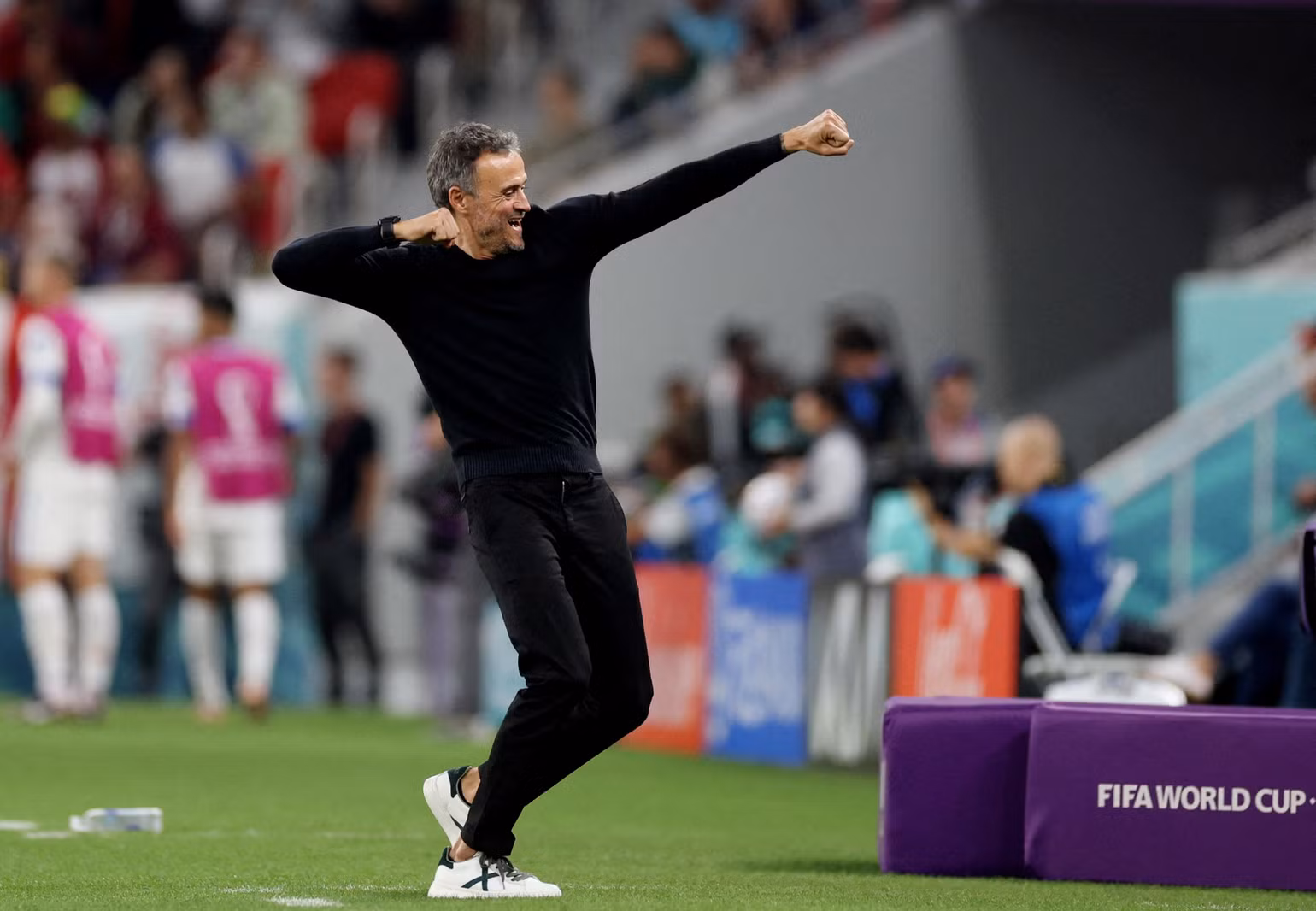 Huấn luyện viên Luis Enrique "hài lòng" với màn trình diễn của các học trò. Huấn luyện viên Luis Enrique "hài lòng" với màn trình diễn của các học trò.