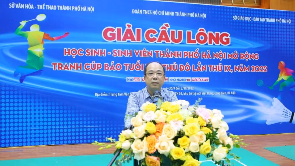 Nhà báo Nguyễn Mạnh Hưng - Tổng Biên tập báo Tuổi trẻ Thủ đô, Trưởng ban tổ chức phát biểu bế mạc giải. Nhà báo Nguyễn Mạnh Hưng - Tổng Biên tập báo Tuổi trẻ Thủ đô, Trưởng ban tổ chức phát biểu bế mạc giải.