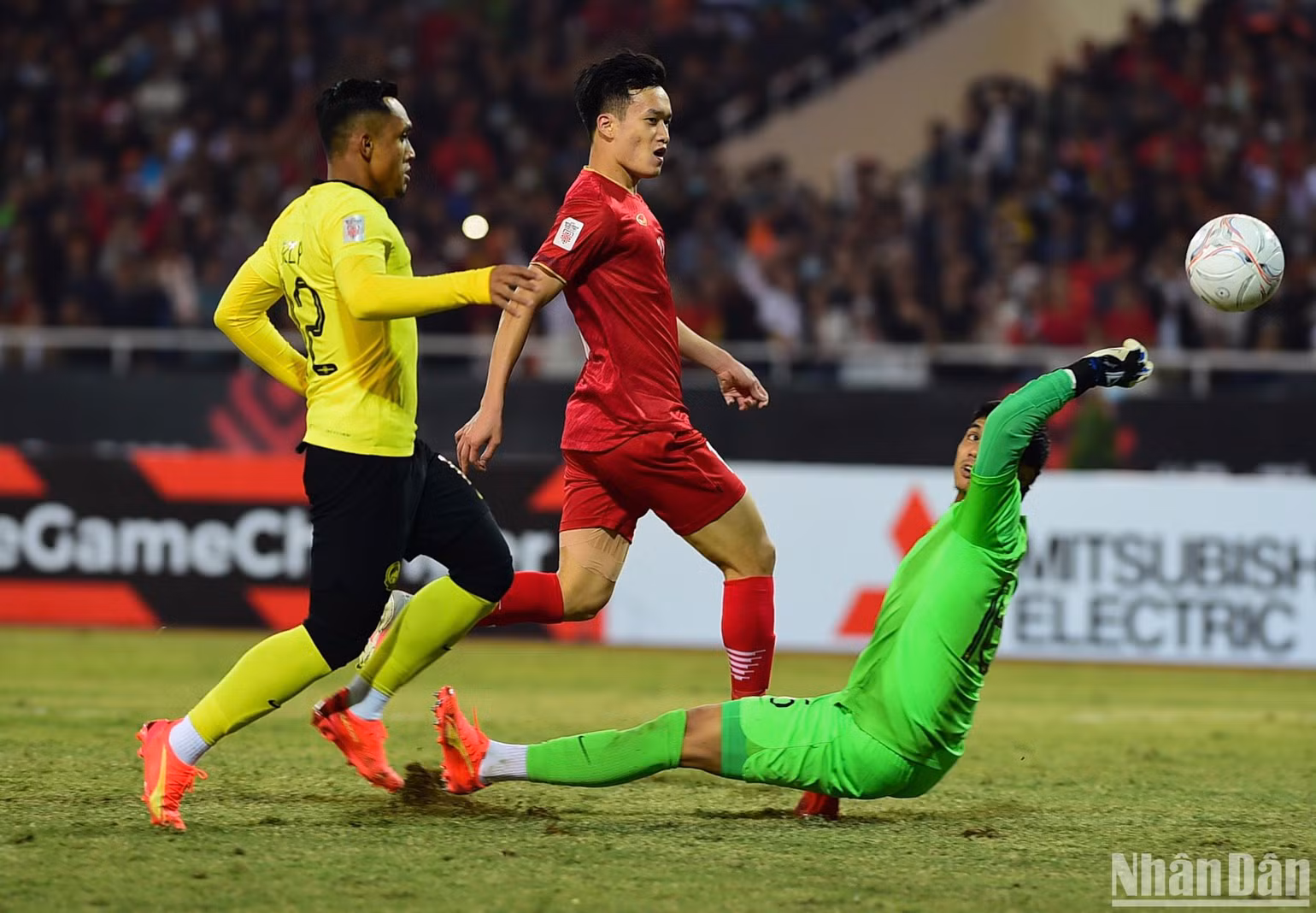 Hoàng Đức dễ dàng nâng tỷ số lên 3-0. (Ảnh: TRẦN HẢI)