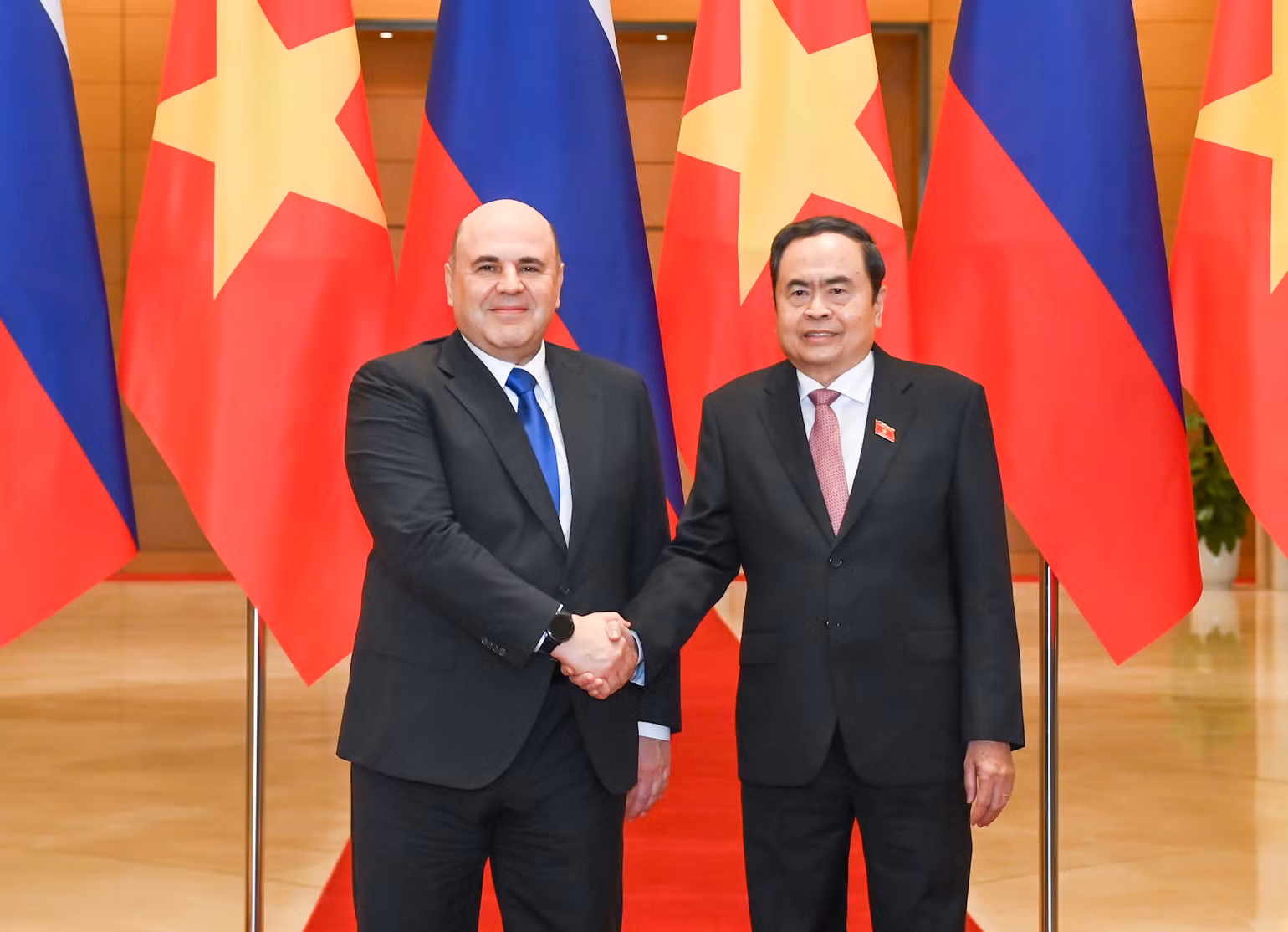 Chủ tịch Quốc hội Trần Thanh Mẫn và Thủ tướng Liên bang Nga Mikhail Vladimirovich Mishustin. (Ảnh: DUY LINH)
