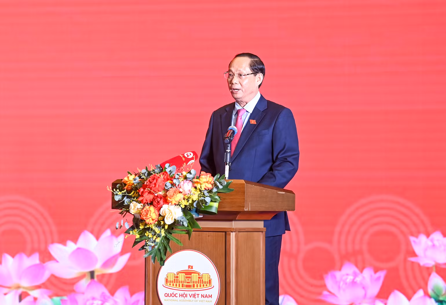Phó Chủ tịch Quốc hội Trần Quang Phương phát biểu tại cuộc vận động. Ảnh: DUY LINH