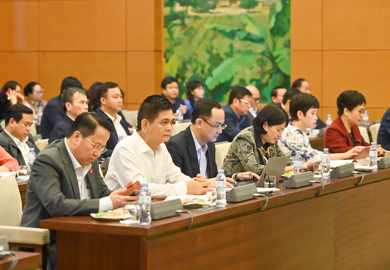 Các đại biểu tham dự cuộc họp. (Ảnh: DUY LINH)