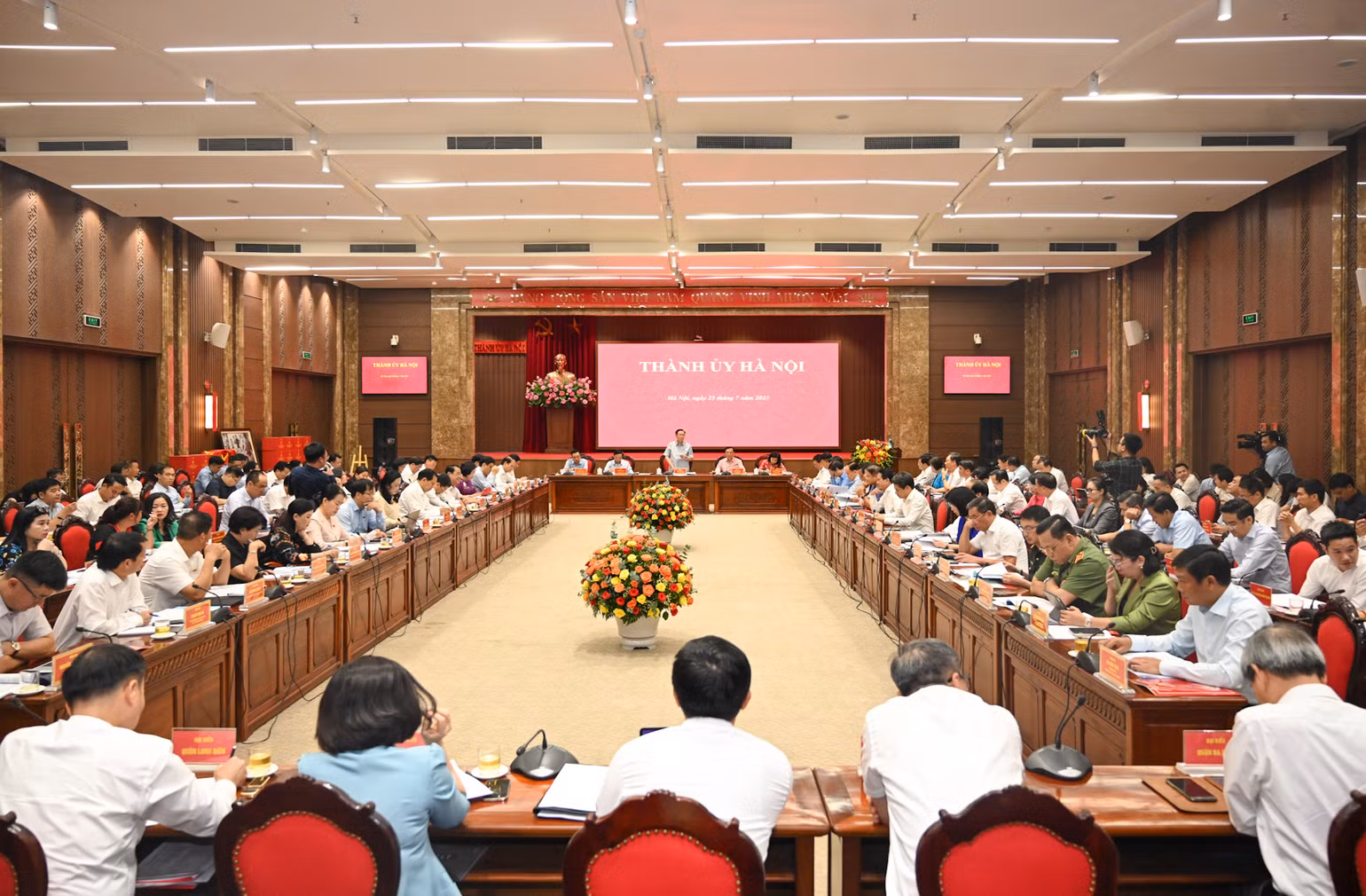 Quang cảnh buổi làm việc với Ban Thường vụ Thành ủy Hà Nội. (Ảnh: DUY LINH) Quang cảnh buổi làm việc với Ban Thường vụ Thành ủy Hà Nội. (Ảnh: DUY LINH)