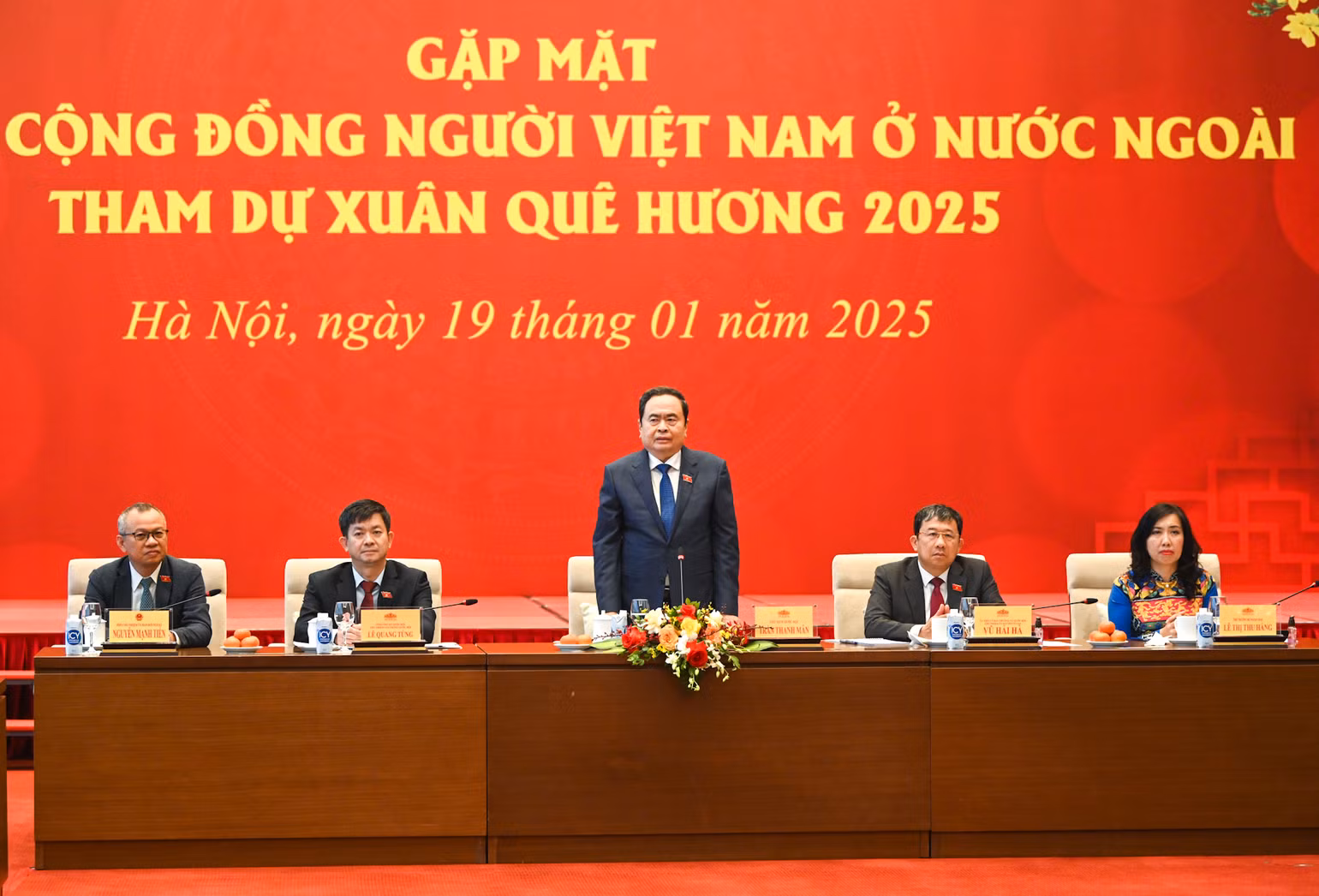 Chủ tịch Quốc hội Trần Thanh Mẫn phát biểu tại cuộc gặp mặt. Chủ tịch Quốc hội Trần Thanh Mẫn phát biểu tại cuộc gặp mặt.