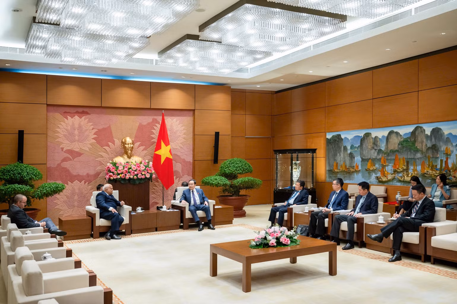 Quang cảnh cuộc tiếp. (Ảnh DUY LINH)