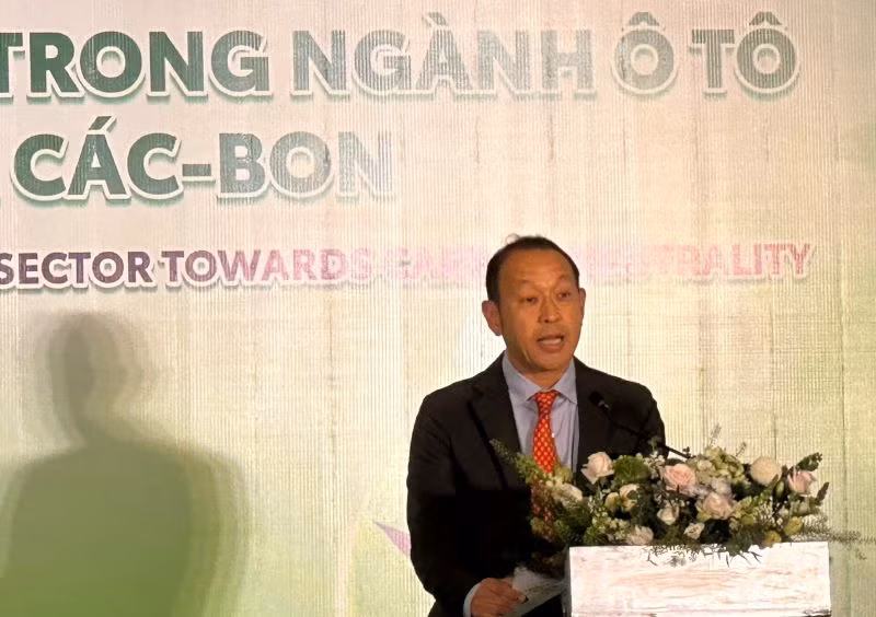 Ông Nakano Keita, Tổng Giám đốc Toyota Việt Nam chia sẻ tại hội thảo. Ông Nakano Keita, Tổng Giám đốc Toyota Việt Nam chia sẻ tại hội thảo.