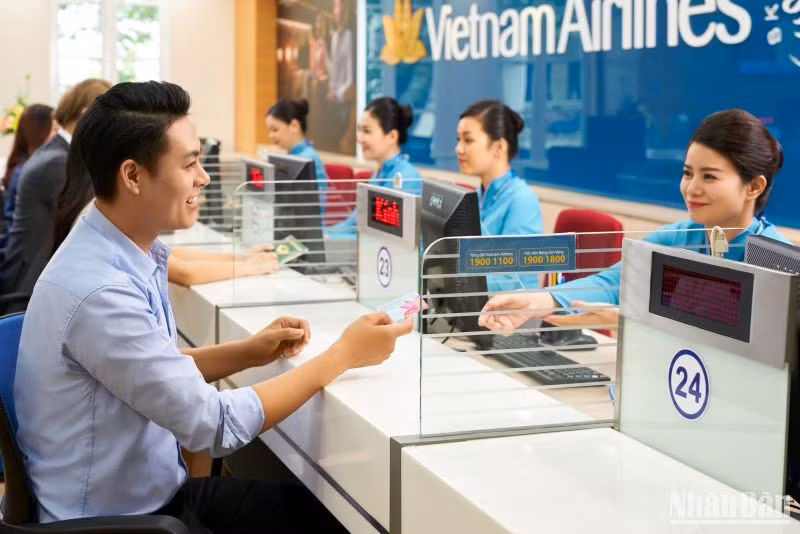 Kết quả kinh doanh của Vietnam Airlines chuyển biến rõ nét trong những tháng cuối năm, tổng doanh thu từ hoạt động vận tải hàng không trong tháng 12/2023 đạt 6.673,7 tỷ đồng, tăng 23% so tháng 12/2022.