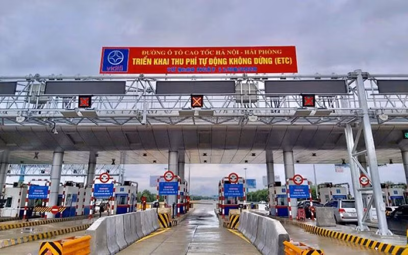 Trạm thu phí trên tuyến cao tốc Hà Nội-Hải Phòng. Trạm thu phí trên tuyến cao tốc Hà Nội-Hải Phòng.