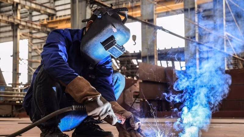 Việc thi công đúng hẹn các hợp đồng đóng tàu khẳng định mạnh mẽ vị thế của ngành công nghiệp đóng tàu Việt Nam trên thị trường quốc tế. Việc thi công đúng hẹn các hợp đồng đóng tàu khẳng định mạnh mẽ vị thế của ngành công nghiệp đóng tàu Việt Nam trên thị trường quốc tế.