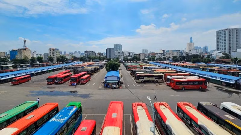 Các phương tiện được yêu cầu chở đúng tải trọng cho phép, chở đúng số người theo quy định; bảo đảm năng lực, chất lượng dịch vụ vận tải; kiểm tra chặt chẽ điều kiện an toàn trước khi xuất bến.