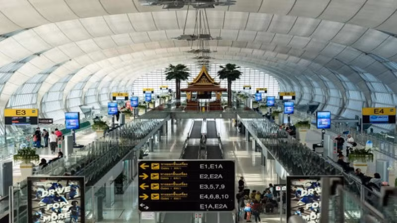 Sân bay Suvarnabhumi là sân bay lớn trong khu vực.