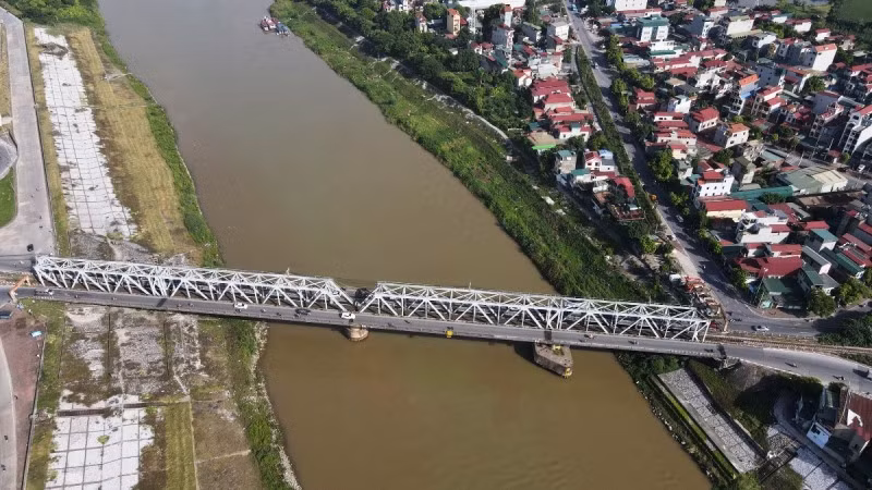 Cầu Đuống hiện tại đang là điểm nghẽn giao thông của Thủ đô Hà Nội. Cầu Đuống hiện tại đang là điểm nghẽn giao thông của Thủ đô Hà Nội.