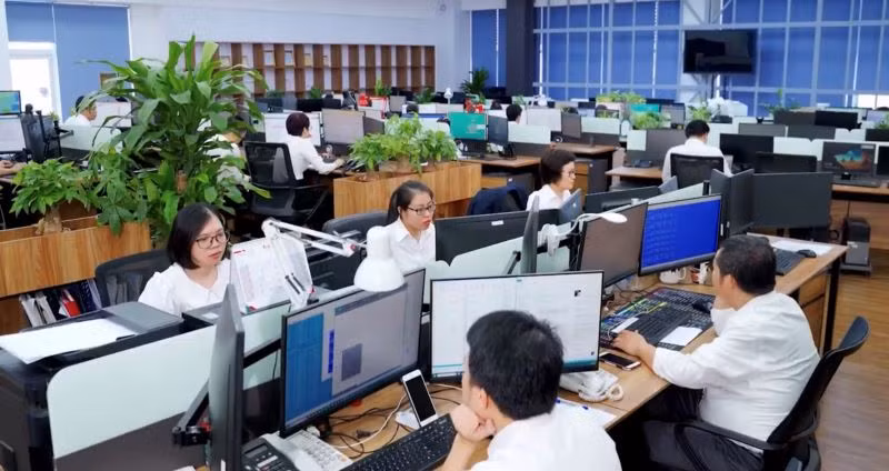 Các nhân sự của Trung tâm Điều hành khai thác nằm ở các tổ phải trực 24/7, công việc liên tục theo chuyến bay, không có thời gian ngừng nghỉ hay lễ Tết.