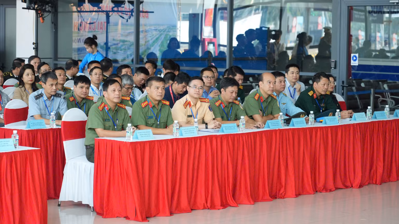 Đại diện lãnh đạo các cơ quan tham dự Diễn tập.