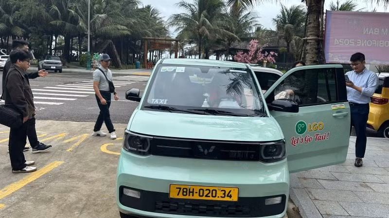 Để mở rộng xu hướng giao thông xanh, sắp tới TMT Motors sẽ tiếp tục nghiên cứu, đưa một số mẫu xe điện cỡ nhỏ về lắp ráp trong nước, với giá bán khoảng 150 triệu đồng/xe, có thể chở được 3 người. Để mở rộng xu hướng giao thông xanh, sắp tới TMT Motors sẽ tiếp tục nghiên cứu, đưa một số mẫu xe điện cỡ nhỏ về lắp ráp trong nước, với giá bán khoảng 150 triệu đồng/xe, có thể chở được 3 người.